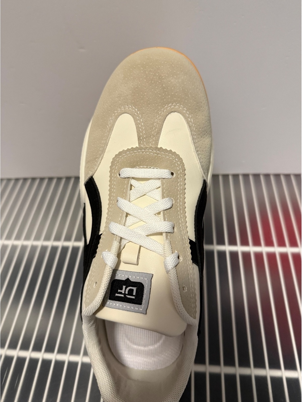 DeFlorance Women’s 9 Platform Sneakers Cream Black Gum Sole